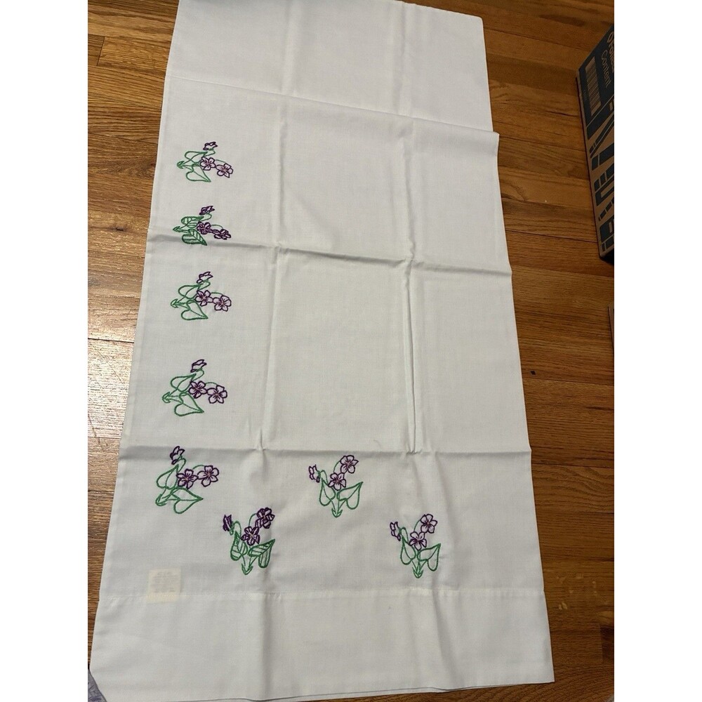 Vintage King size Embroidered Pillow Cases Purple Floral Cottagecore Lot Of 2 - Picture 2 of 8